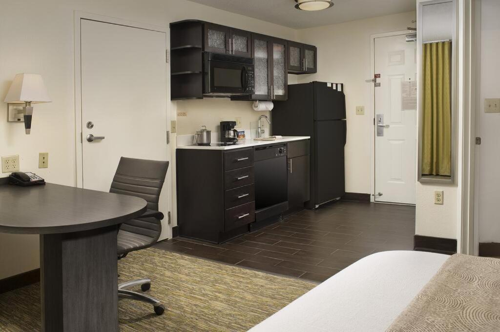 Candlewood Suites Belle Vernon By Ihg Bagian luar foto